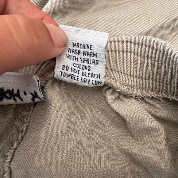 Kids tan shorts large - Picture 4 of 9